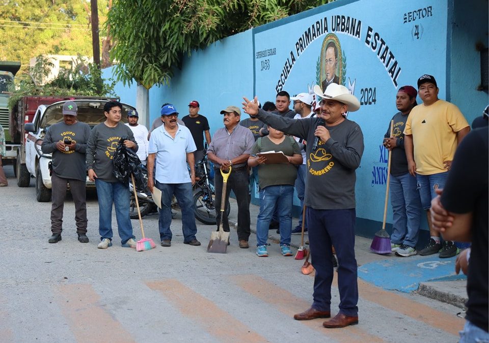 Activa Gobierno Municipal de San Pedro Pochutla, Mega Tequio en la Sección Cuarta.